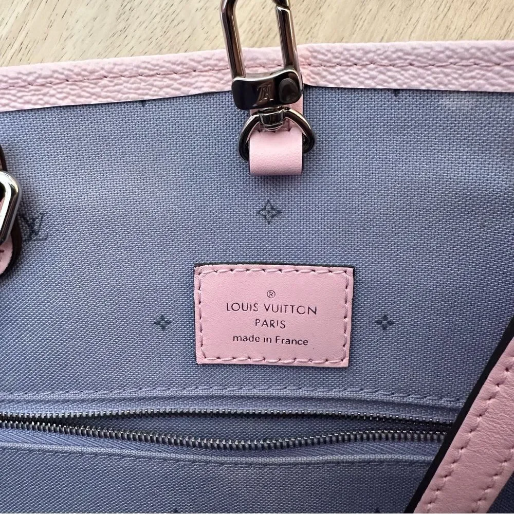 Louis Vuitton Pastel Gradient OnTheGo GM Tote Pink Blue Yellow Ombre Summer 2020